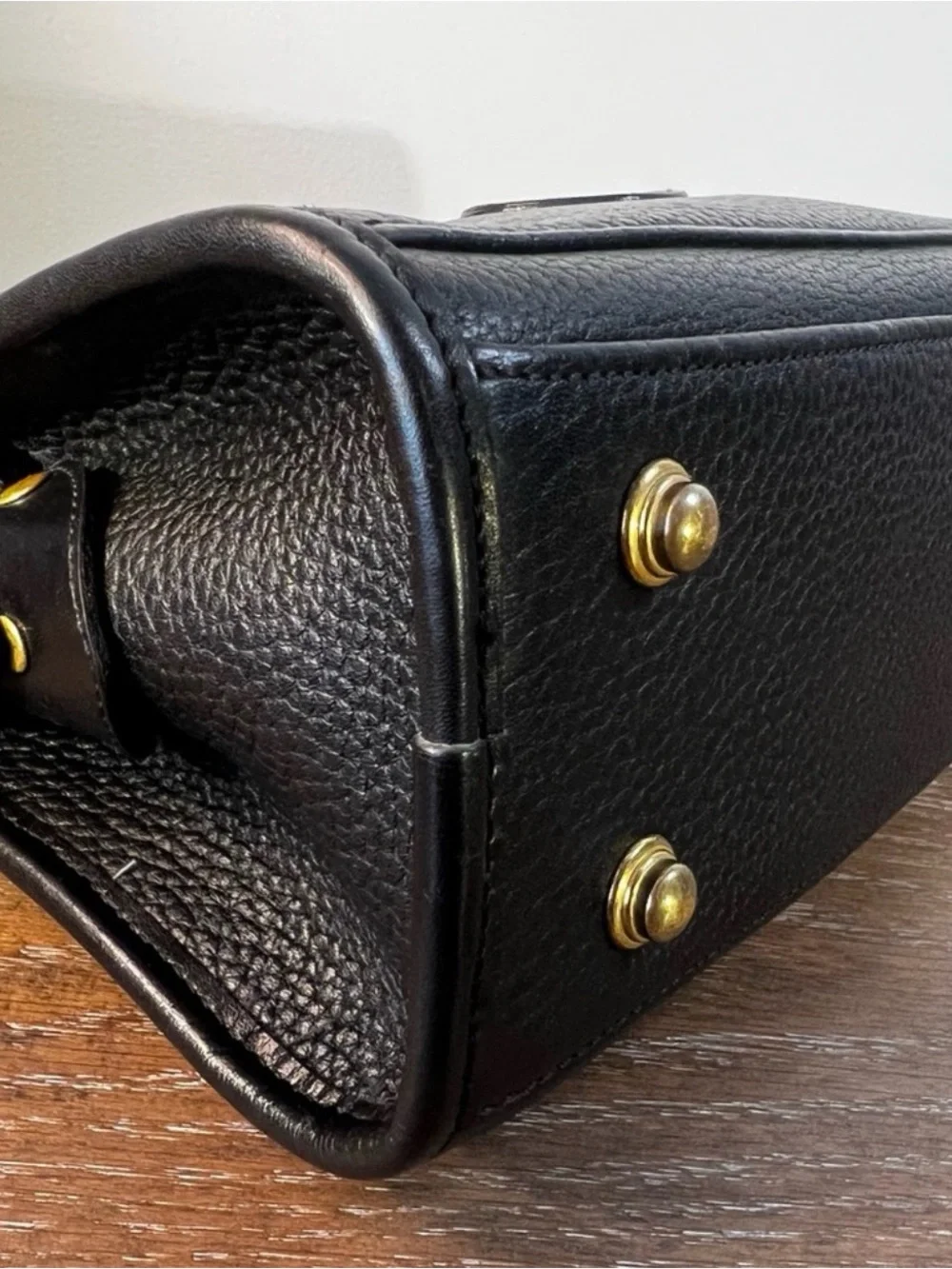 Vintage Dooney & Bourke AWL Black Pebbled Leather Crossbody USA Black Duck